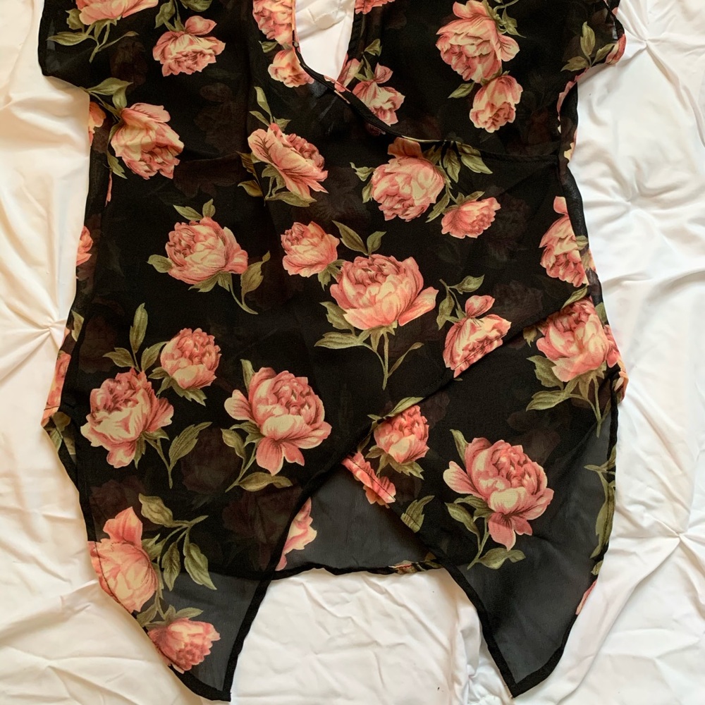 Floral Sheer Blouse - Picture 4 of 6
